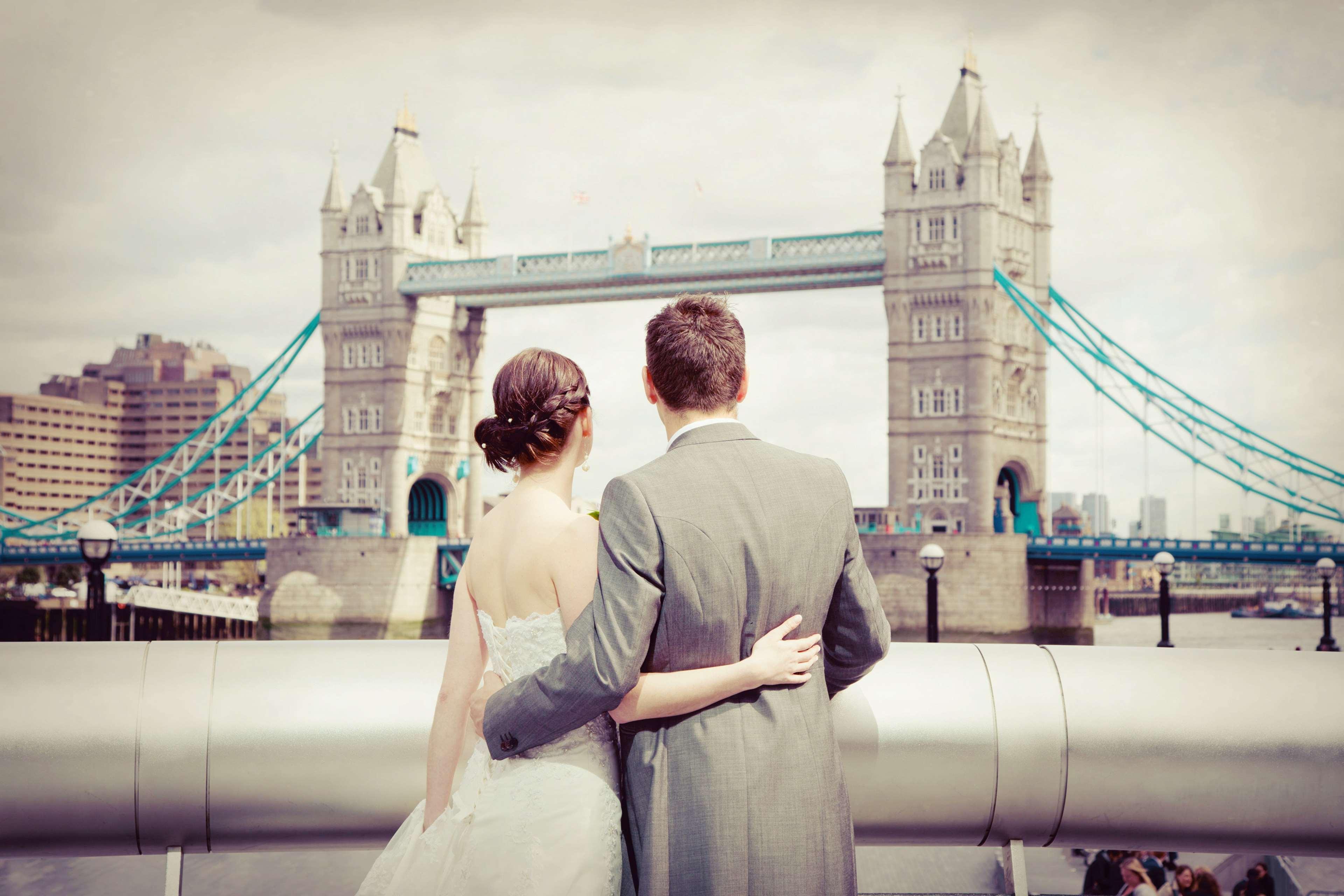 Отель Hilton London Tower Bridge Экстерьер фото